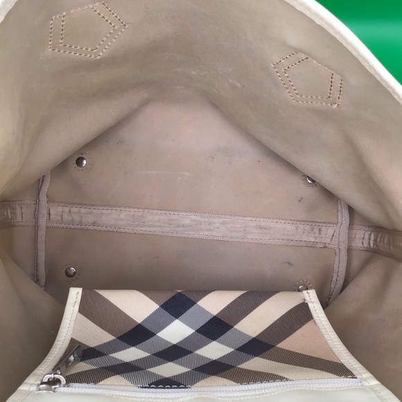 Burberry crafted their signature and iconic Nova check printed canvas 💯authentic - Picture 9 of 14